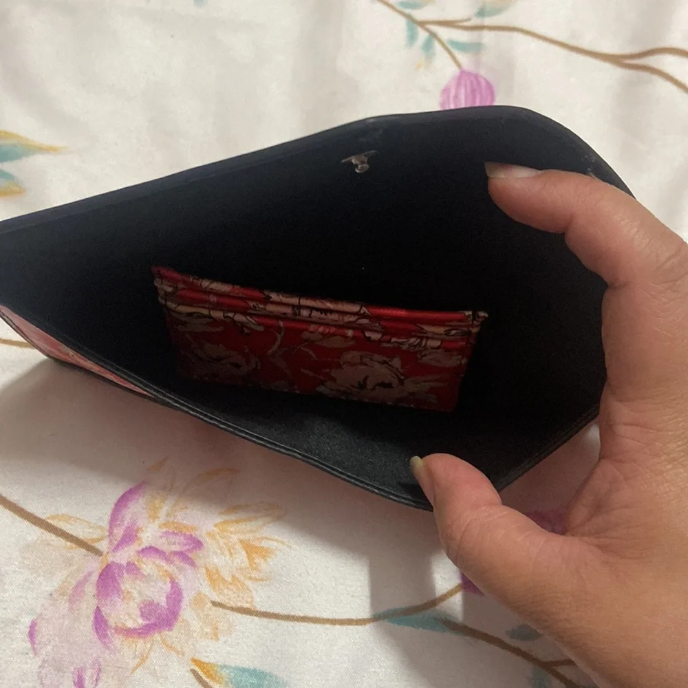 Mango Wallet - Picture 5 of 7